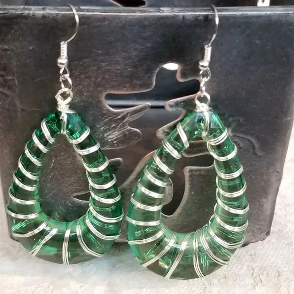 Handcrafted Retro 80s Statement Green Lucite Open Teardrop Wire Wrapped Earrings - Picture 5 of 5